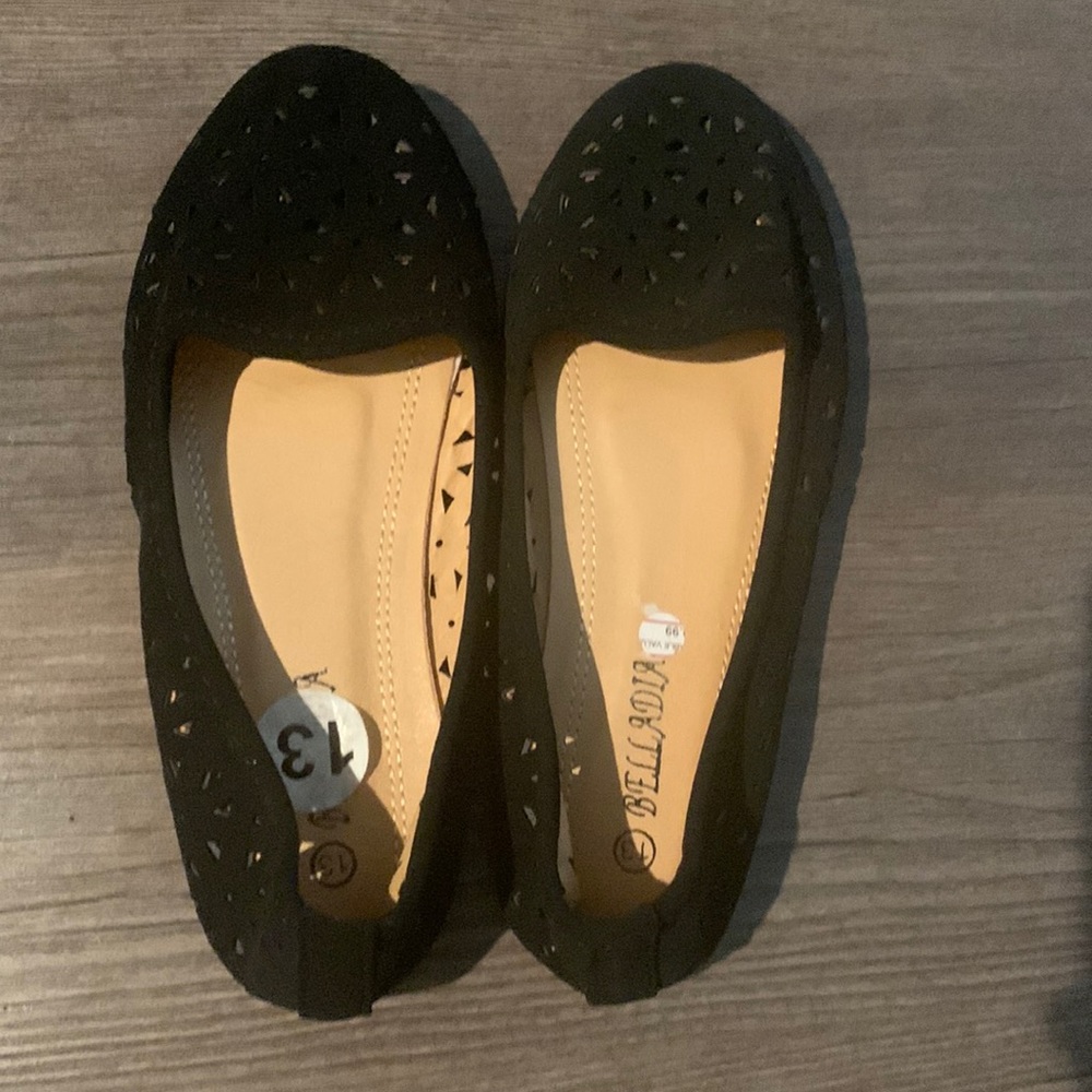 Little girls black decorative dress shoe